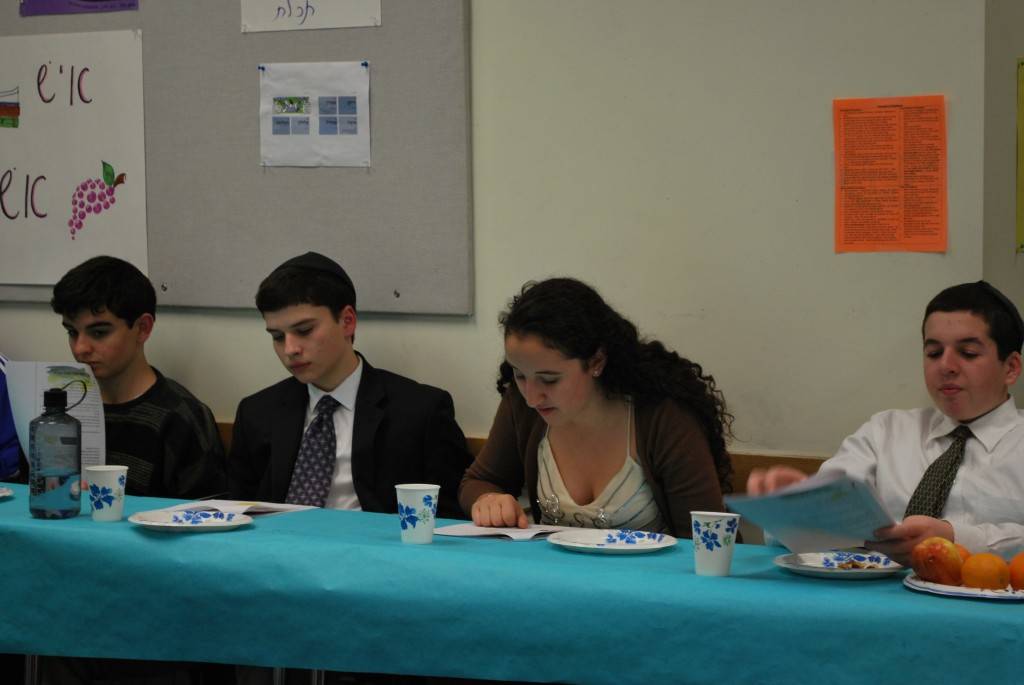 Tu B’Shvat Seders Bring Joy to HBHA Students