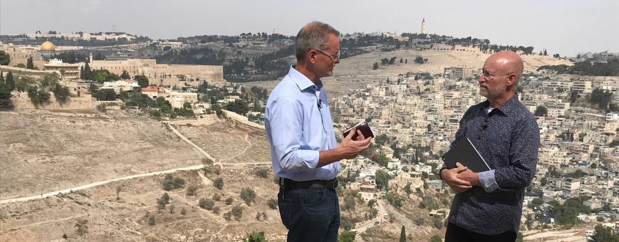Rabbi & Reverend Unite in Israel to Teach Their Congregations