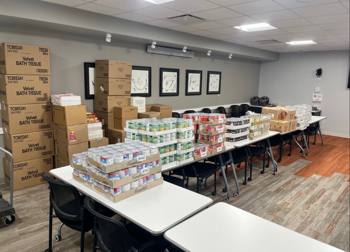 Volunteers at the JFS food drive help pack and provide meals for local families. Photo provided by Ruth Biggus
