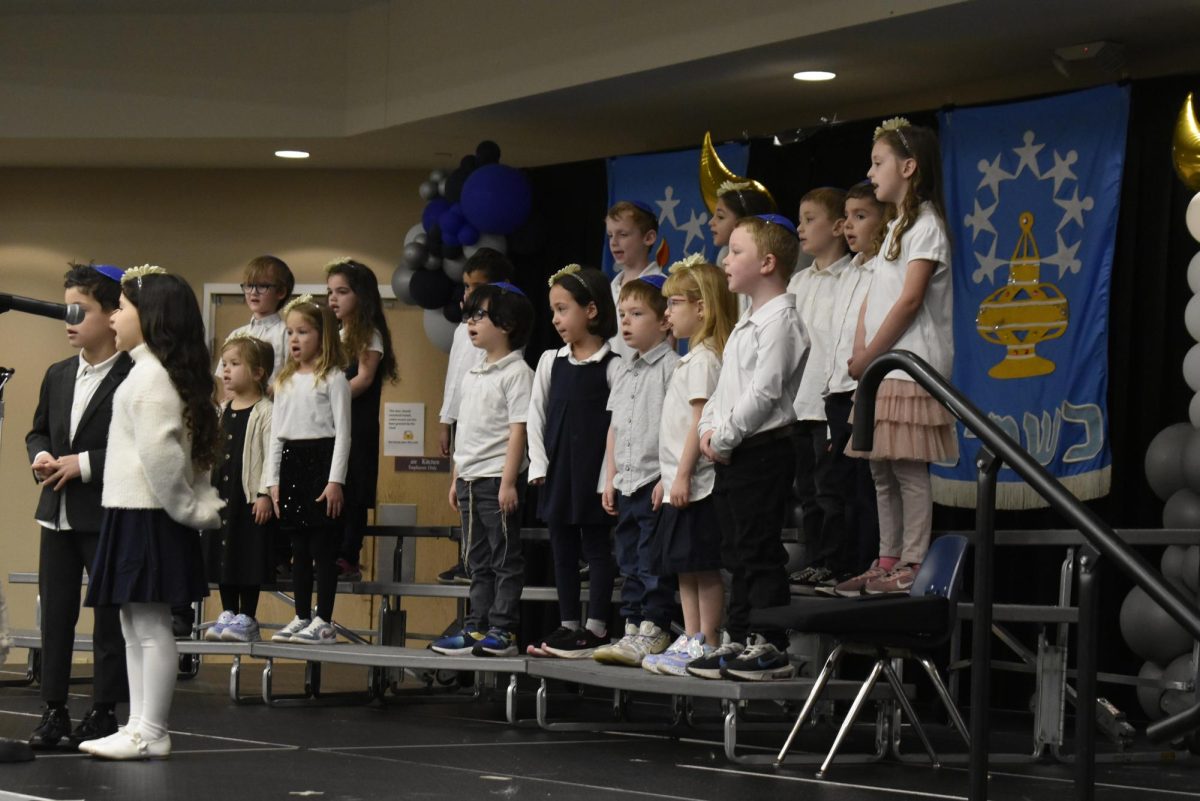 On Wednesday morning, March 11th, the Kindergarten performed their annual Melaveh Malkah where they sang songs about Jewish experience. They explained their meanings in both Hebrew and English. After months of preparation, this longlasting HBHA tradition did not cease to amaze once again. Congratulations Class of 2038! Photo by 
